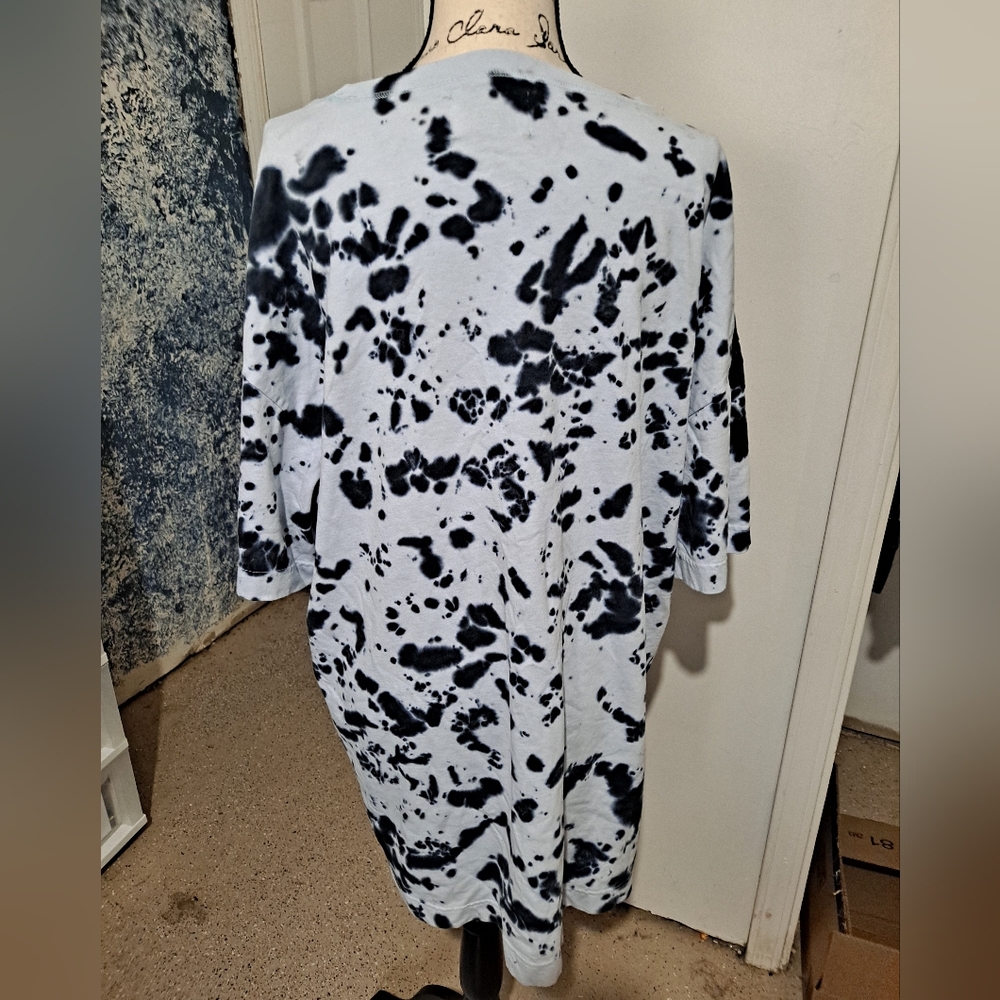 Graphic Tiedye Tshirt Dress - Picture 2 of 7